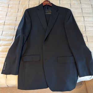 Ralph Lauren Two-Piece Black Suit. 40L Jacket. 33x32 Pant. NOT TAILORED